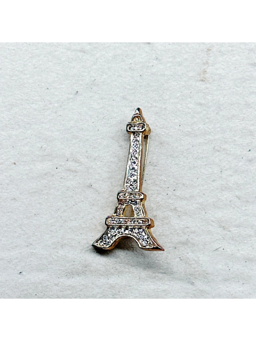 4697gc. Goldtone Eiffel Tower Brooch